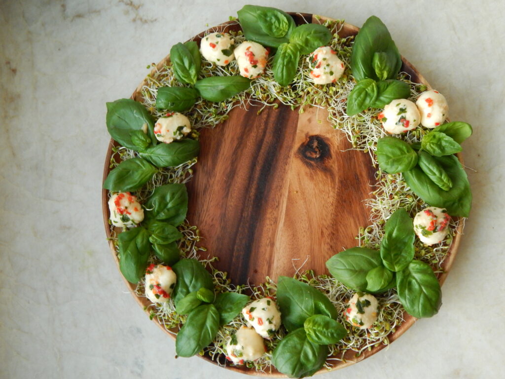 Mozzarella on wreath 