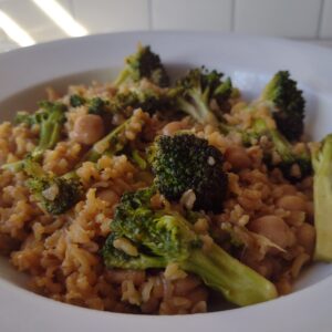 Broccoli and rice with chickpeas